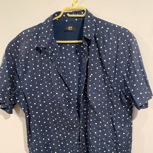 H&M Short Sleeve Casual Button Up - Picture 1 of 2